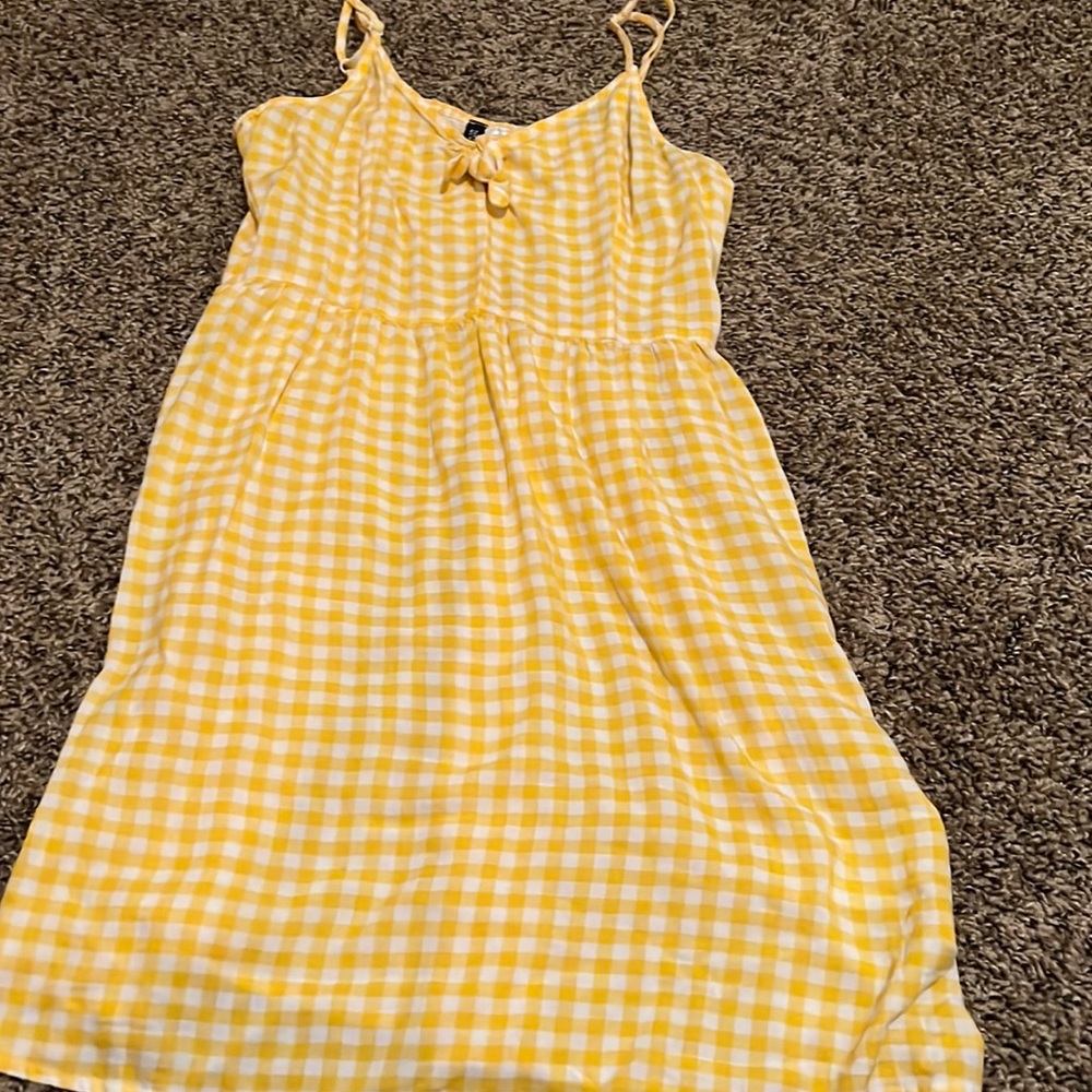 Size 4 yellow and white dress
